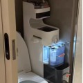 Мултифукционален Шкаф на Колелца, водоустойчив С Вграден ароматизатор и с Вградена LED светлина.Изработен от Поликарбон 
